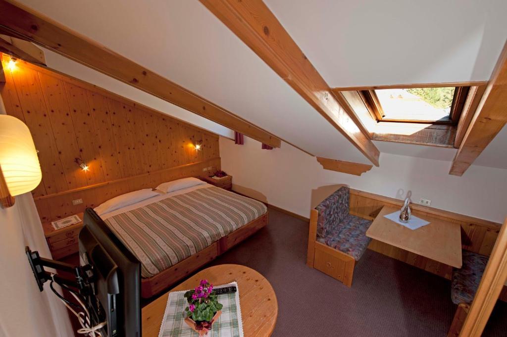Hotel Ladina Campitello di Fassa
