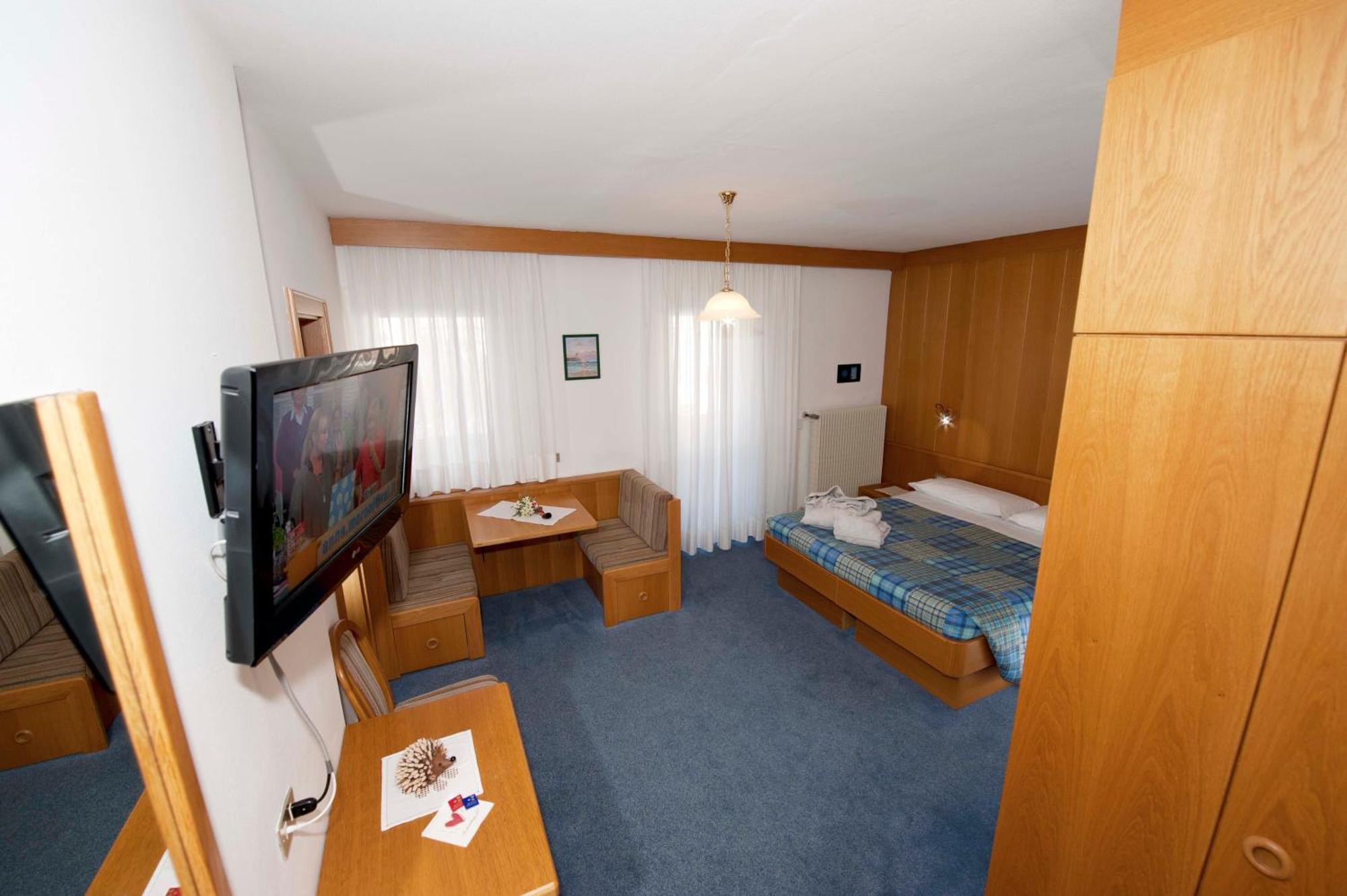 Ladina Hotel 3*