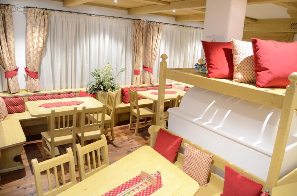 Hotel Ladina 3*