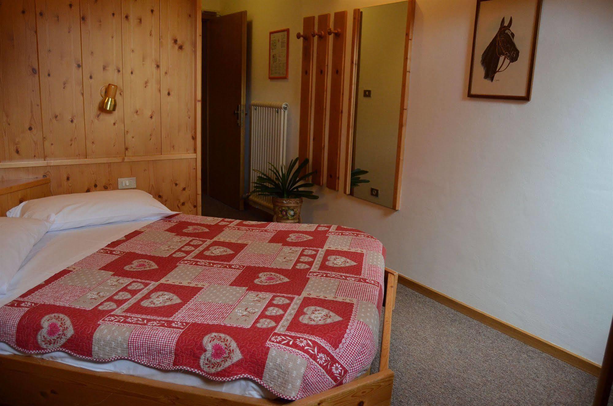 Ladina Hotel