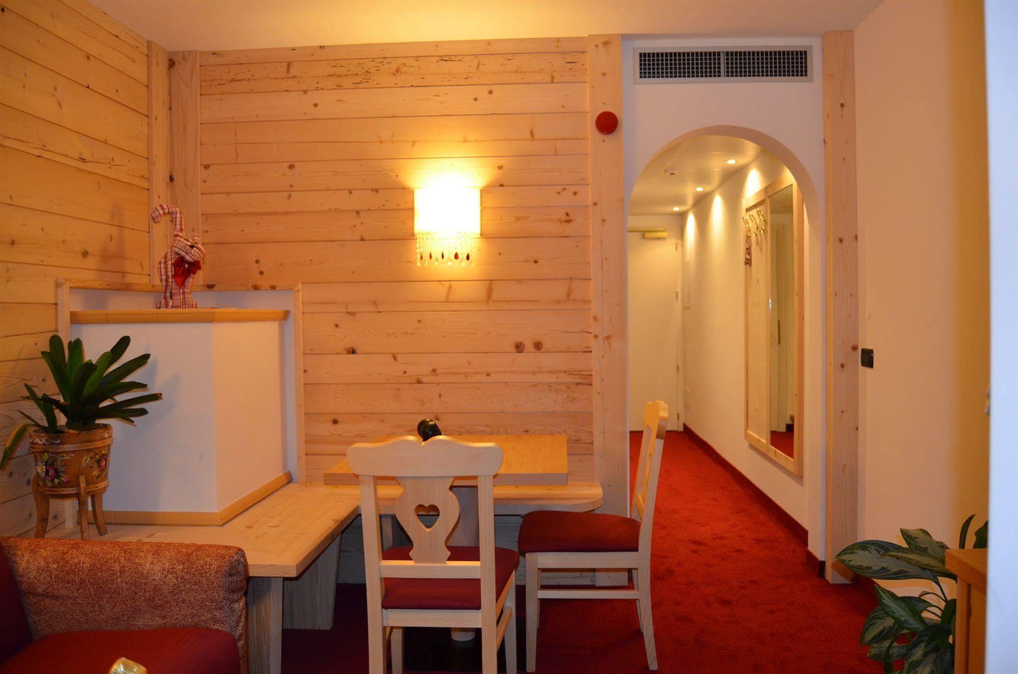 Ladina Hotel