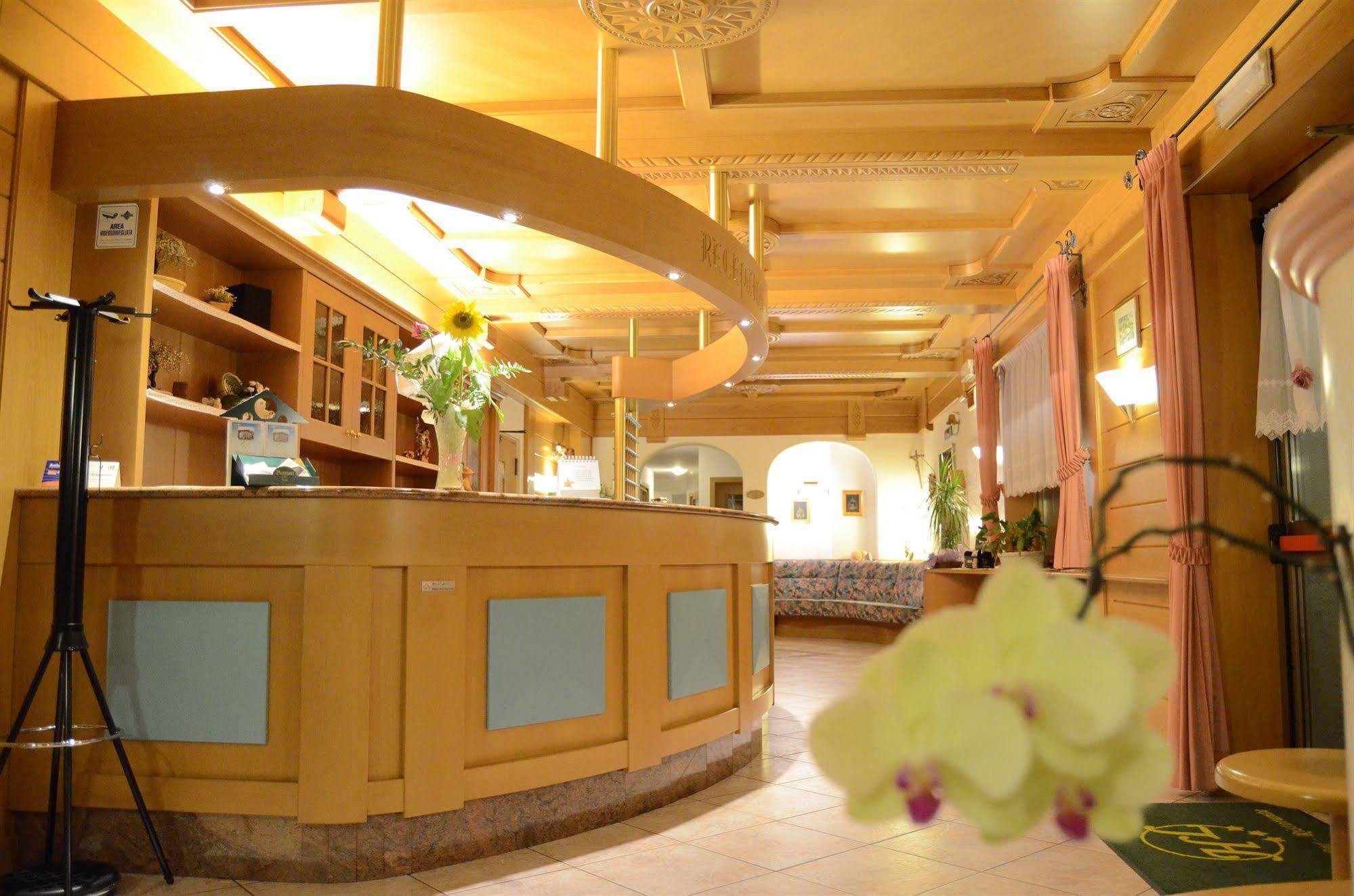 Ladina Hotel Campitello di Fassa