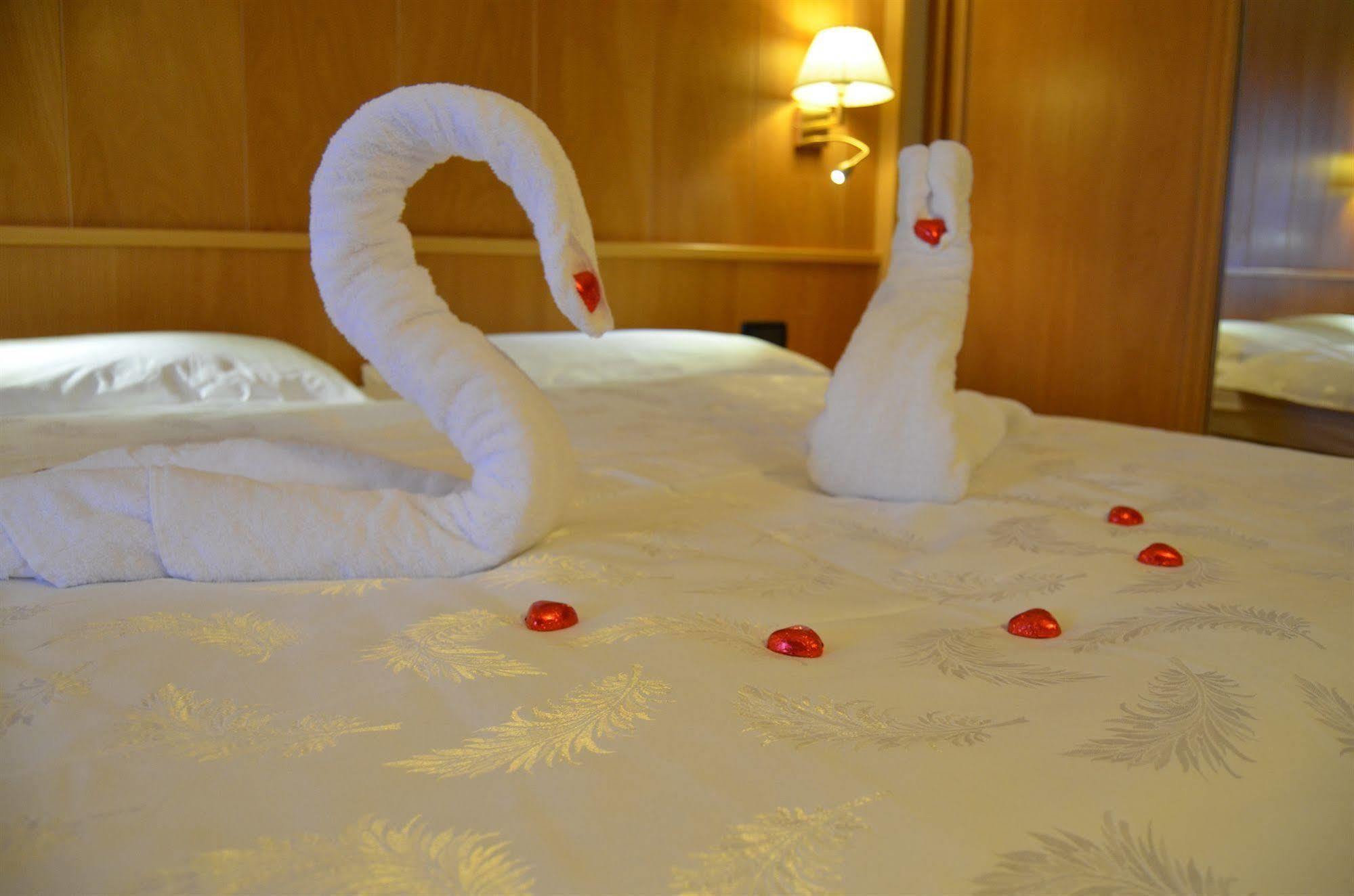 Ladina Hotel
