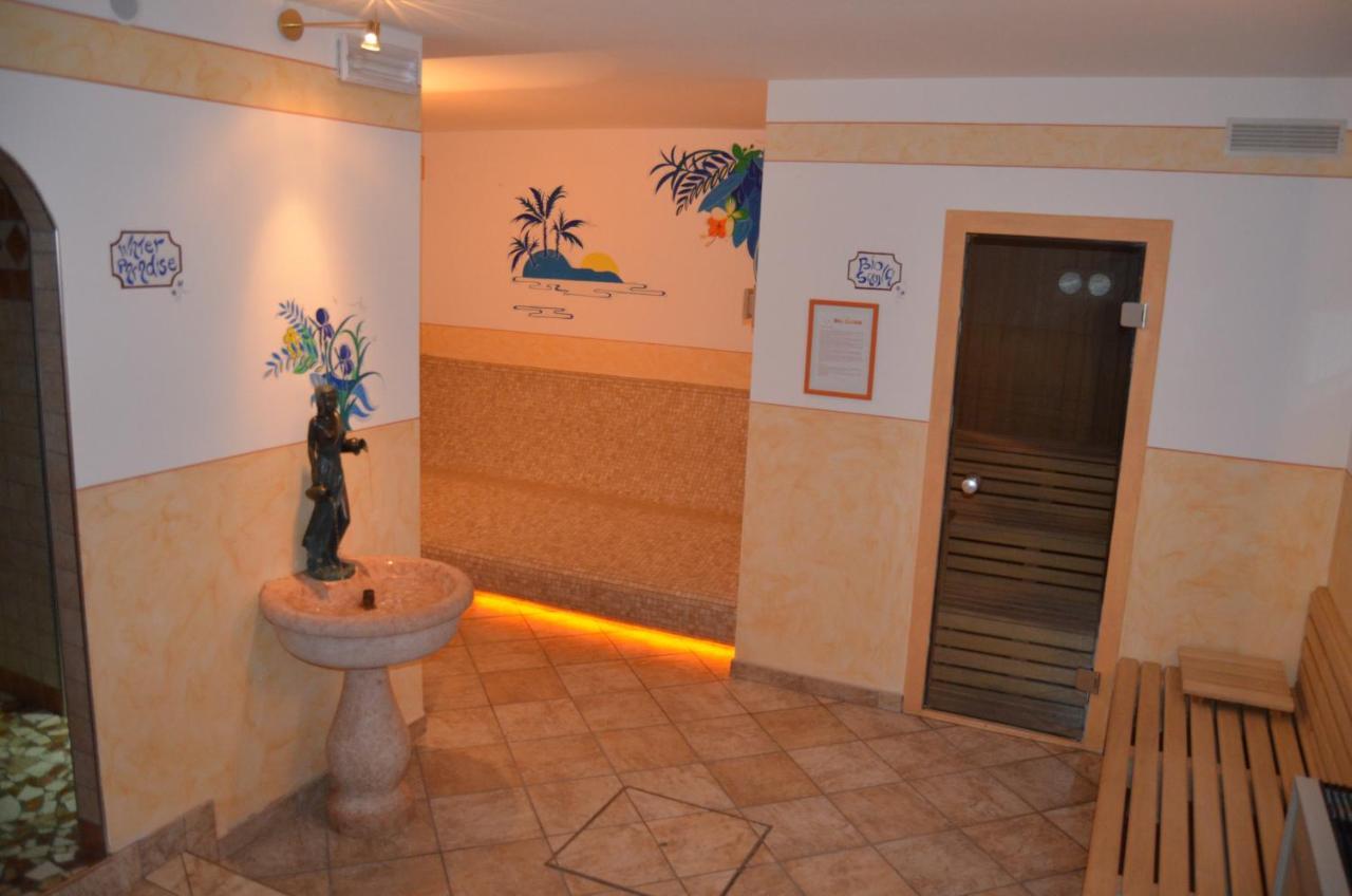 Hotel Ladina 3*