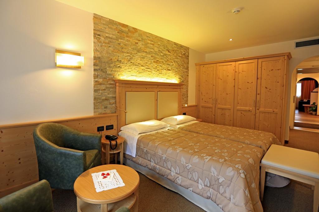 Ladina Hotel Campitello di Fassa